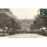 Pensionnat Saint-Joseph - Caen - Cour intérieure, fin de Récréation.