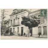 Valros (Hérault) - La Mairie et les Ecoles.