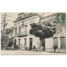Valros (Hérault) - La Mairie et les Ecoles.
