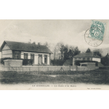La Gueroulde - Les Ecoles et la Mairie.