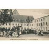 Collège de jeunes Filles d'Arras - 9 - La cour des Glycines.