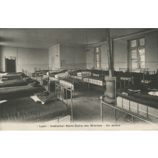 Lyon - Institution Notre-Dame des Minimes - Un Dortoir.