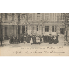 Reims - Lycée de Jeunes Filles - La cour.