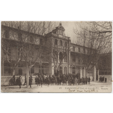 18 - Tarascon - L'Ecole de Garçons.
