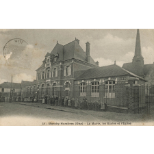 18 - Monchy-Humières (Oise) - La Mairie, les Ecoles et l'Eglise.