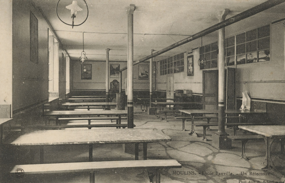 Moulins - Lycée Banville - Un Réfectoire.