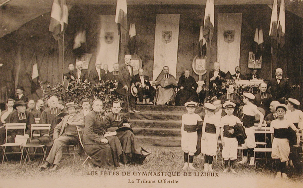 Les Fêtes de Gymnastique de Lizieux - La Tribune Officielle.