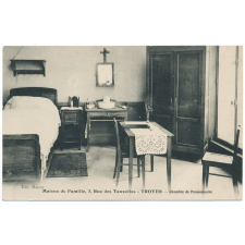 Maison de Famille, 3, Rue des Tauxelles - Troyes - Chambre de Pensionnaire.