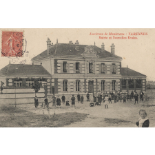 Environs de Montereau : Varennes - Mairie et Nouvelles Écoles.