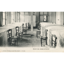 Dortoir des classes primaires.
