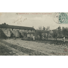 Domfront (Orne) - La Ferme-Ecole, Vue des Jardins et Serres.