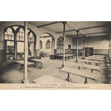 Université Catholique - Lille - 15 - Faculté de Médecine et de Pharmacie - Salle des Travaux pratiques d'Anatomie.