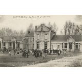 Saintines (Oise) - La Mairie et le groupe scolaire.
