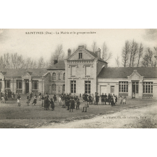 Saintines (Oise) - La Mairie et le groupe scolaire.