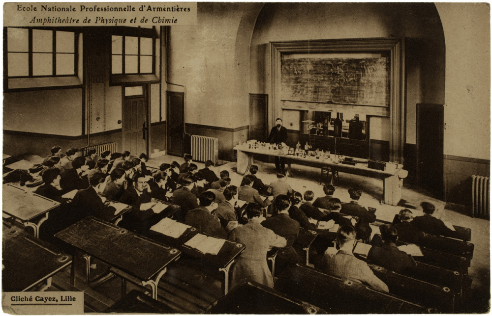 Ecole Nationale Professionnelle d'Armentières - Amphithéâtre de Physique et de Chimie.