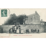 Entrains - L'Ecole au Hameau de Château-du-Bois.