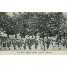 Institution Maintenon Tours - Cours de Gymnastique.