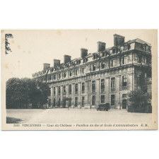 1149 - Vincennes - Cour du Château - Pavillon du Roi et Ecole d'Administration.