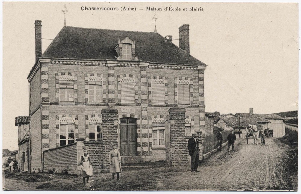 Chassericourt (Aube) - Maison d'Ecole et Mairie.