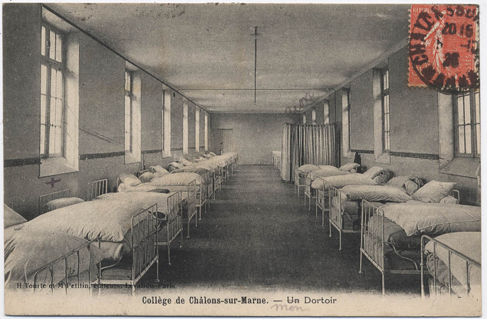 Collège de Châlons-sur-Marne - Un Dortoir.