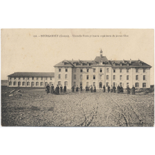 156 - Bourganeuf (Creuse) - Nouvelle Ecole primaire supérieure de jeunes filles.
