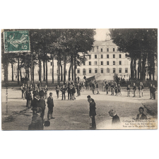 6420 - Vannes - Collège de St-François-Xavier - Les Cours de Récréation - Vue sur la Façade Principale.