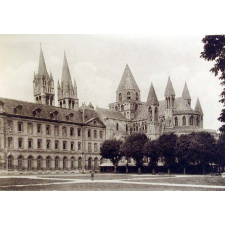 Le Lycée Malherbe - (Ancienne Abbaye-aux-Hommes) - Caen. (Calvados).