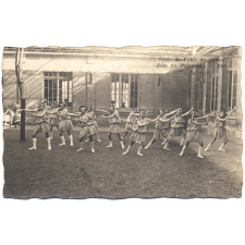 Ecole de Filles du Centre - Fête du Printemps - 1930.