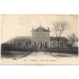 643 - Fours - L'Ecole des Garçons.