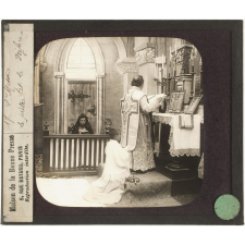 Positifs sur verre édités par la Bonne Presse. La Sainte Messe. Le prêtre lit le préface.