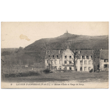 9 - Latour d'Auvergne (P.-de-D.) - Maison d'Ecole et Vierge de Natzy.