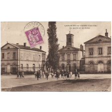 Lamarche-sur-Saône (Côte-d'Or) - La mairie et les écoles.