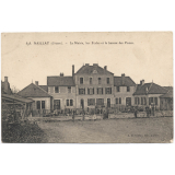 898 - Naillat (Creuse) - La Mairie, les Ecoles et le bureau des Postes.