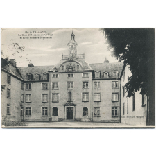 569 - Valognes - La Cour d'Honneur du Collège et Ecole Primaire Supérieure.