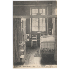 Orléans - Lycée Jeanne d'Arc - Une Chambrette d'Elève.