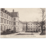 1 - Ecole Secondaire Diocésaine du Sacré-Coeur de Conflans - Cour d'Honneur.