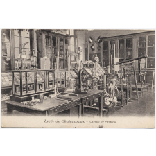 Lycée de Châteauroux - Cabinet de Physique.
