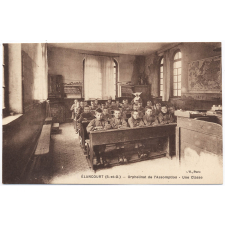 Elancourt (S.-&-O.) - Orphelinat de l'Assomption - Une classe.