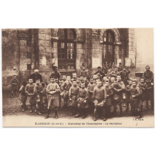 Elancourt (S.-&-O.) - Orphelinat de l'Assomption - La récréation.