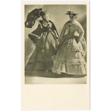 Deutsches Spielzeugmuseum Sonneberg - Sonneberger Puppen mit Biskuit-Porzellankopf 1860-70.