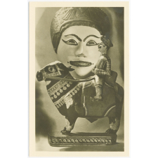 Deutsches Spielzeugmuseum Sonneberg - Javanische Maske und Zebureiter.