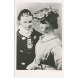 Deutsches Spielzeugmuseum Sonneberg / Thur. - Sonneberger Lederpuppen mit glasierten Porzellanköpfen, 1870/80.