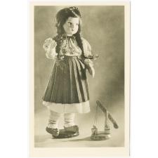 Deutsches Spielzeugmuseum Sonneberg - Stoffpuppe aus Rumänien.