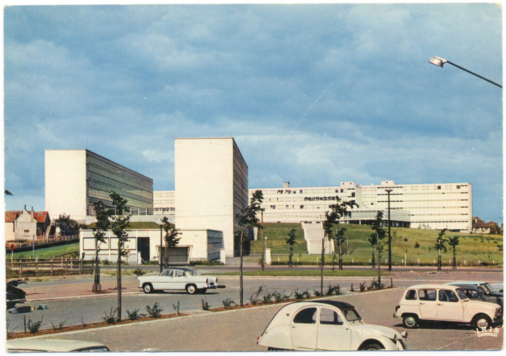 Caen - 1353 - Vue générale vers le lycée de jeunes filles (R. Camelot, G. Richard etP. Daubin Archit. DPLG).