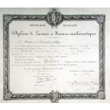 Diplôme de Licencié ès Sciences mathématique.