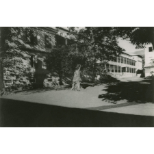 Façade et cour du lycée Leconte de Lisle de Saint-Denis-de-la-Réunion

