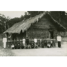 Ecole Moï du poste d'Oddera (délégation de Dong Nai, Indochine)



