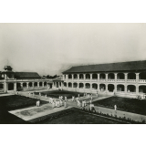 Bâtiments et cour principale du lycée Pétrus-Ky de Saïgon (Indochine/Vietnam)

