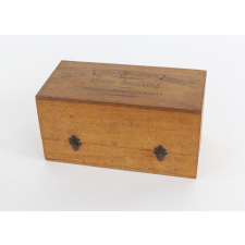 Boîte d'échantillons d'engrais et produits chimiques fabriqués par Saint-Gobain