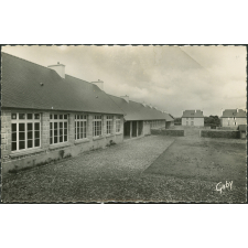 Le Groupe Scolaire, Ploeuc (C.-du-N.)